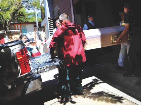 Las autoridades iniciaron las pesquisas para determinar las causas y responsables del crimen.