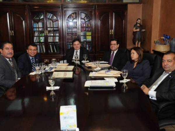 Los exconcejales desviaron 13.5 millones de lempiras por concepto de viáticos en giras nacionales e internacionales. En 576 ocasiones no viajaron y tampoco devolvieron el dinero. (Foto: El Heraldo Honduras)