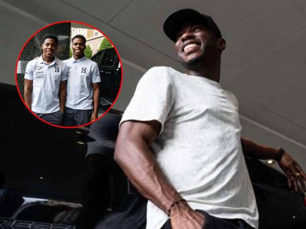 Maynor vive un momento de ensueño con sus hijos.