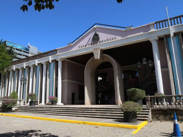 Las instalaciones de Casa Presidencial lucen completamente vacía.