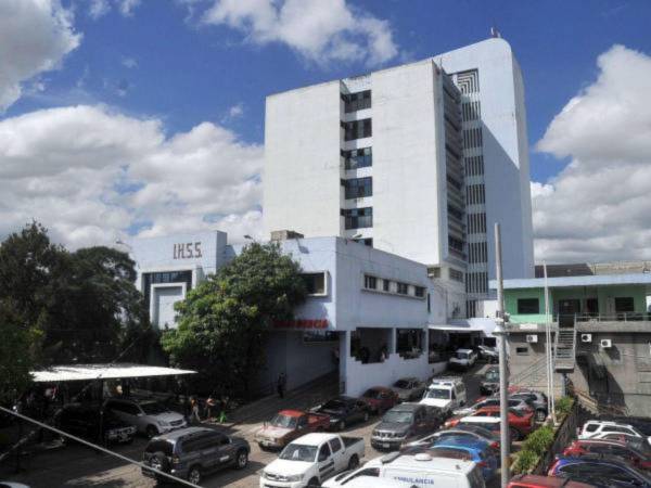En las últimas semanas los derechohabientes del IHSS denunciaron la falta de medicamento y daño en el equipo médico en el Hospital de Especialidades, ubicado en el Barrio La Granja.