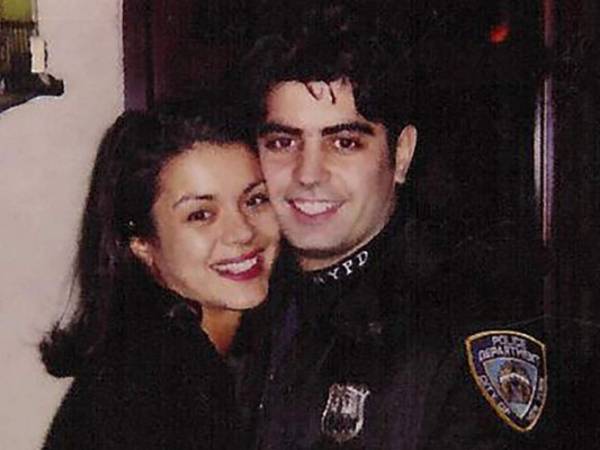Sergio en la época que era Detective del Precinto 46 del Bronx. En el 2000 pasó a ser Bombero. Foto Infobae