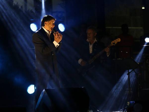 Los Galos, provenientes de Chile, revalidaron su lugar como el mítico grupo que dominó la escena musical latinoamericana durante la década de 1970.