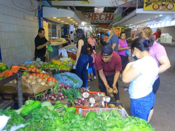El precio de los alimentos fue impactado por las alzas de los insumos importados y por factores internos como los combustibles.