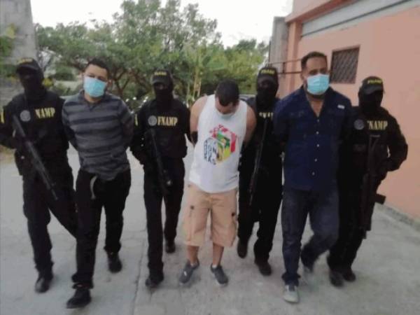 Gerson Rodrigo Sosa Pineda (31), alias 'El Negro'; Francisco Javier Rodríguez Salgado (32), conocido como 'Pancho' y Emerson Alberto Cruz Vásquez (31), 'El Chele' son las personas detenidas.