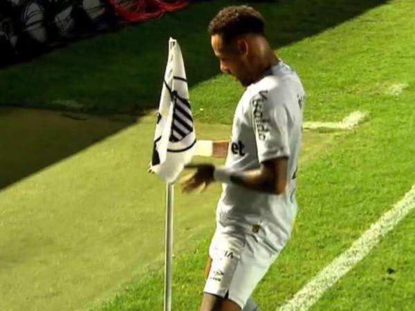 Neymar anotó sus primeros goles en el 2026 con el Santos.