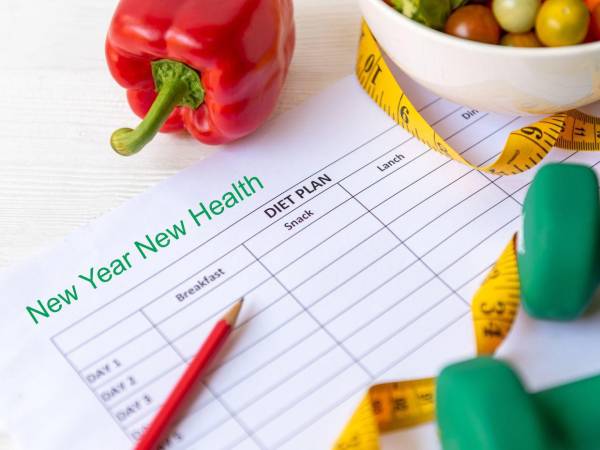 Enero impulsa cada año la búsqueda de dietas milagro y métodos rápidos para perder el peso ganado en Navidad, aunque la mayoría no ofrece resultados duraderos.