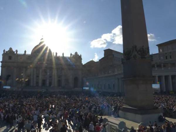 Este jueves se anunció que ya hay nuevo papa, tras dos fumatas negras.