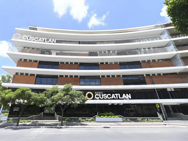 Banco Cuscatlán llegó a Guatemala con una visión clara: ofrecer soluciones financieras innovadoras y cercanas que impulsen el crecimiento del país.