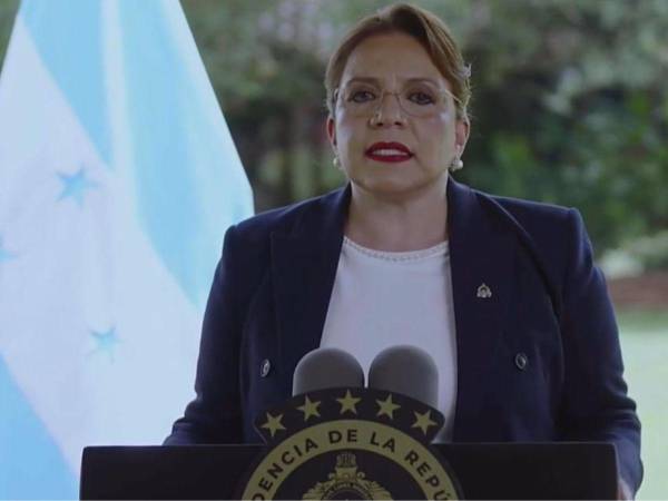 En cadena nacional la presidenta Castro convocó al presidente del Congreso Nacional, Luis Redondo, a movilización ante las amenazas de “desestabilización” de su gobierno.