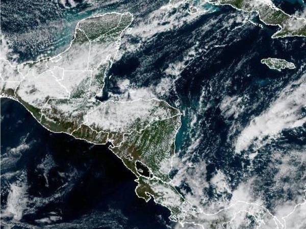 Un fuerte frente frío ingresó este fin de semana al norte de Centroamérica y provocó un descenso marcado de las temperaturas, vientos intensos y lluvias en varias regiones, según reportes meteorológicos regionales. Así está en clima en algunos países de CA.