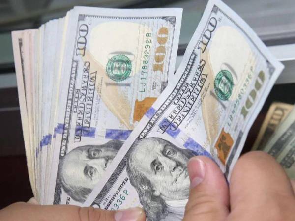 El encarecimiento del dólar ha sido menor este año en la subasta de divisas del Banco Central de Honduras en comparación con 2025.