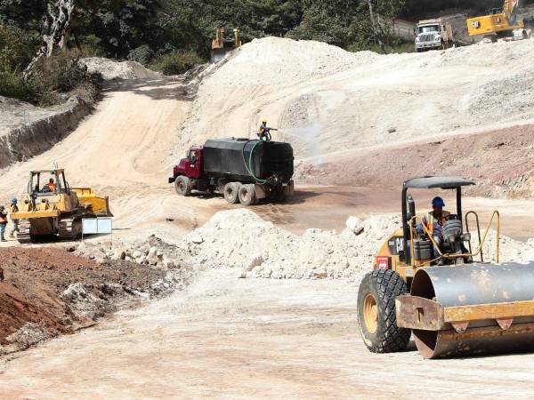 Un total de 182 contratos para 67 proyectos fueron aprobados por el Congreso Nacional.