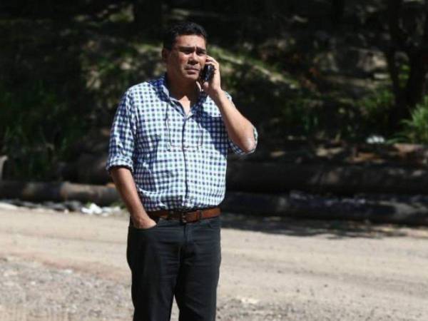 Hernández fue acusado de ordenar la apertura de la calle Bolívar que se encuentra en el Centro Histórico del Distrito Central para hacer reparaciones de tuberías sin solicitar el permiso correspondiente.