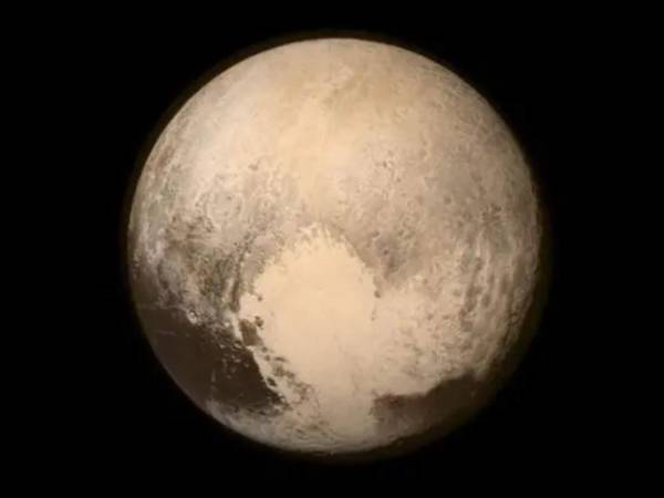La decisión, no obstante, fue objeto de disputas, y desde entonces su regreso al listado de planetas es defendido por múltiples astrónomos.