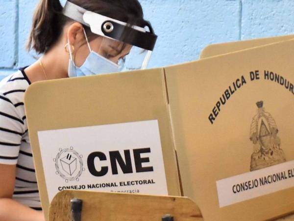 El CNE garantizó que habrá conectividad en los centros de votación con la instalación de dos mil antenas satelitales.