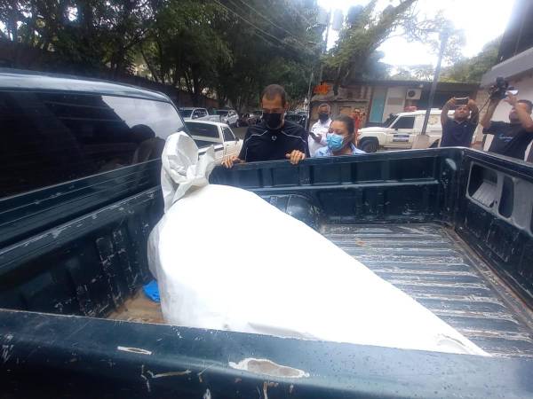 Trasladan a la morgue de Tegucigalpa a maestra asesinada en Danlí, El Paraíso