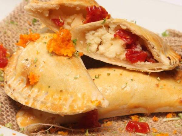 Las empanadas de cuajada son una opción para compartir en reuniones familiares, celebraciones o como un antojo de la cocina hondureña.