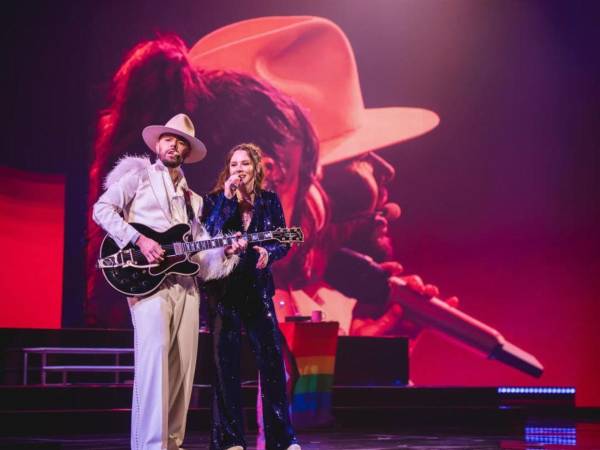 Con base en las presentaciones del tour, el repertorio de la noche incluiría temas como Electricidad, Ya no quiero, Digas lo que digas, Llegaste tú y Lo que nos faltó decir.