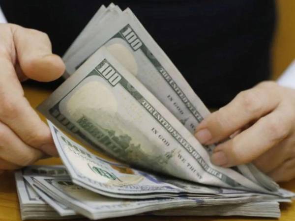 La deuda hondureña se mantiene mayoritariamente denominada en dólares estadounidenses.