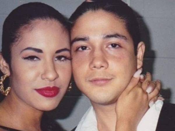 Selena y Chris se conocieron cuando él fue contratado como guitarrista de la banda. Foto: Instagram