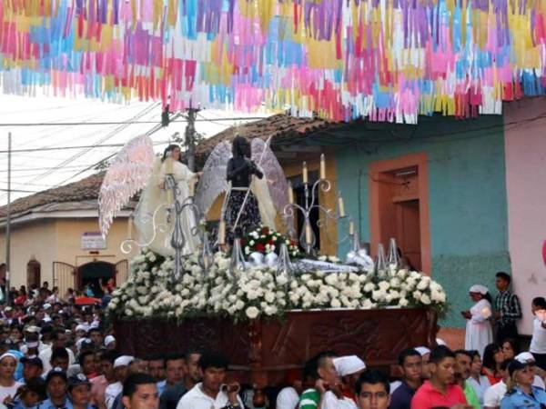 La procesión de San Benito tiene una duración de cinco horas. Foto: Orlando Chávez Esquivel