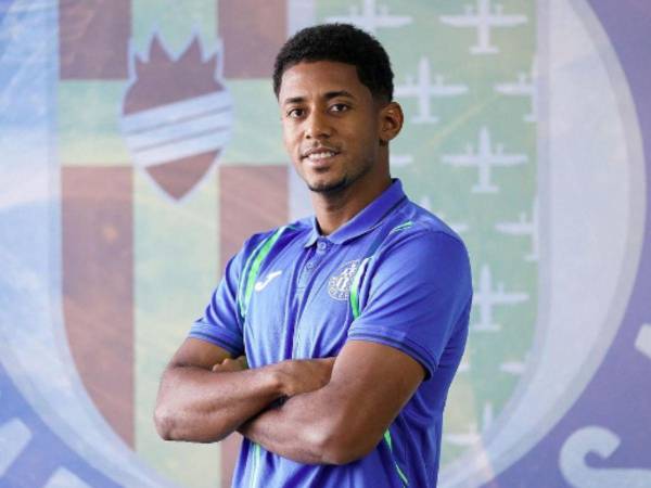 A los 78 minutos de partido ingresó el hondureño Choco Lozano, reapareciendo tras perderse el último juego ante Osasuna y jugó como delantero por izquierda.