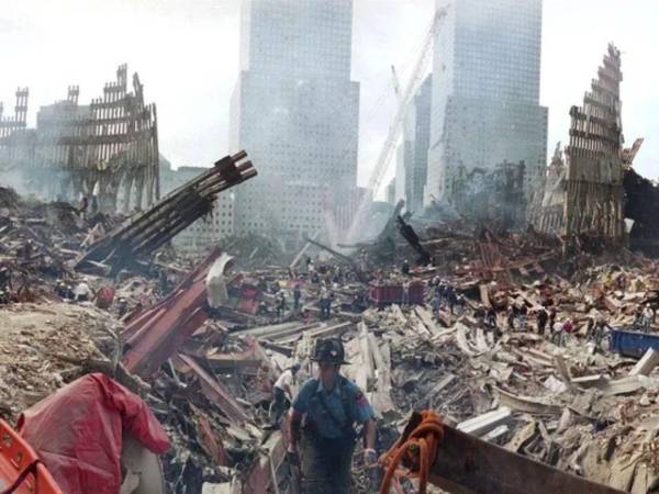Las consecuencias del atentado del 11 de septiembre siguen presentes un cuarto de siglo después: 4,257 miembros del Departamento de Bomberos de Nueva York (FDNY) han sido diagnosticados con cáncer y 12,161 con al menos una enfermedad atribuida a la exposición a las toxinas del World Trade Center.