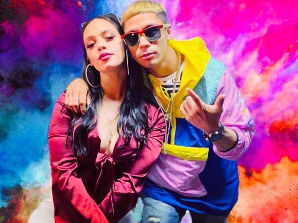 El compatriota junto a la modelo de ‘Ella no se enamora’, de su reciente lanzamiento.