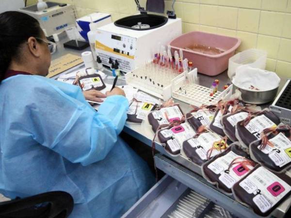 El Hospital Escuela, que es el principal centro asistencial del país, capta sangre a través de campañas de donación que realiza durante el año.