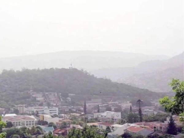 Las concentraciones de partículas PM2.5 y PM10 alcanzarán niveles moderados, con registros que oscilarán entre los 30 y 60 microgramos por metro cúbico.