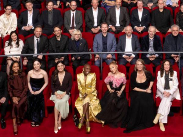 Nominados al Óscar 2025 se reúnen en Hollywood para la foto oficial.