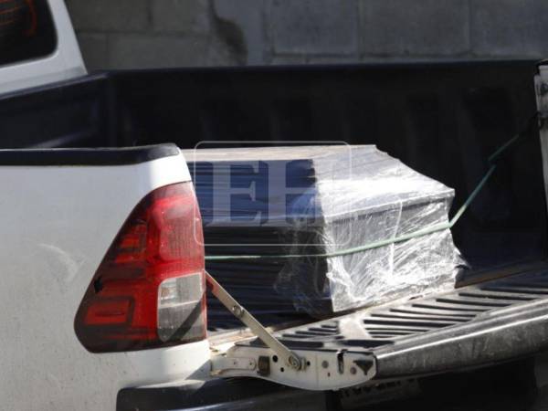 El cuerpo de Kimberly Sabillón ya fue retirado de la Morgue de San Pedro Sula, donde su familia exigió justicia.