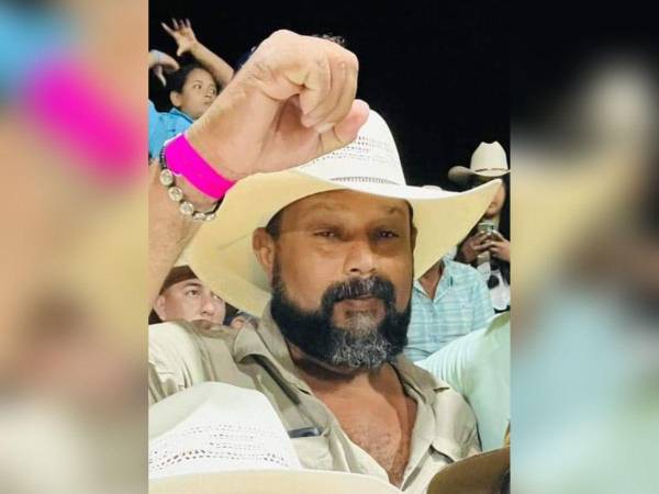 Testigos en el lugar informaron que Cálix fue víctima del ataque de desconocidos mientras se preparaba para el “toro fuego”, una actividad que forma parte de las celebraciones.