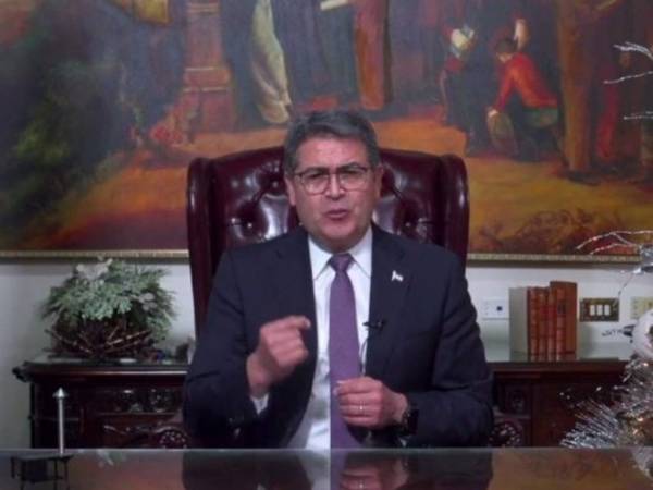 El presidente Hernández felicitó a Xiomara Castro durante la cadena nacional.