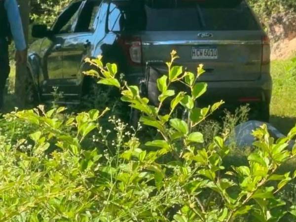 Agentes de la Policía Nacional llegaron al lugar y acordonaron la escena donde ocurrió el doble crimen la tarde del martes.