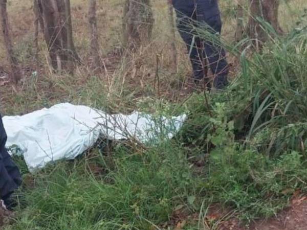 El cadáver del elementos de seguridad fue encontrado entre la maleza, en el Valle de Jamastrán.