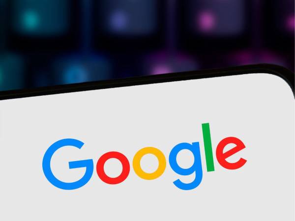 Google busca ofrecer a sus usuarios herramientas de transparencia ante los contenidos generados con inteligencia artificial.