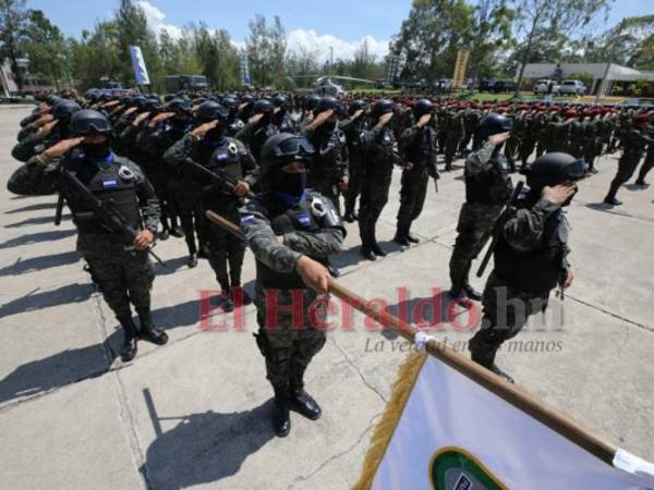 El hospital móvil de San Pedro Sula será el primero en ser instalado, ya que ayer las autoridades de Aduanas, MP y CNA terminaron de realizar el proceso de desaduanaje y solo falta que lo saquen.
