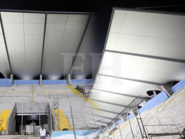 Los trabajos en el techado de la parte de populares del estadio Nacional de Tegucigalpa han finalizado, la lona que cubrirá se ha colocado en su totalidad
