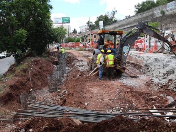 El informe de la Gerencia de Control y Seguimiento confirma que los trabajos continúan y que la entrega será en la fecha estipulada.