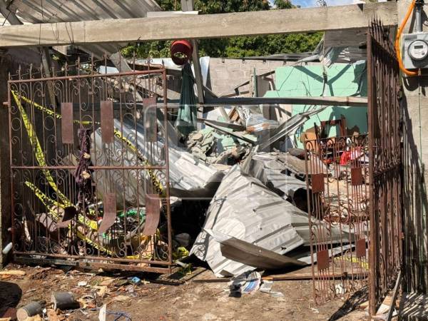 La explosión provocó un incendio que dejó un muerto y tres heridos.