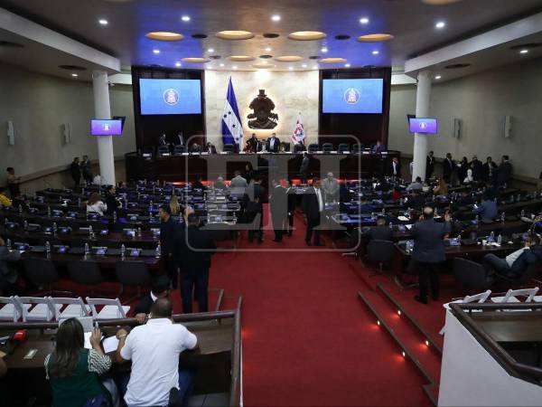 Se busca el cierre de 37 instituciones públicas, reducción de personal y conciliaciones judiciales.