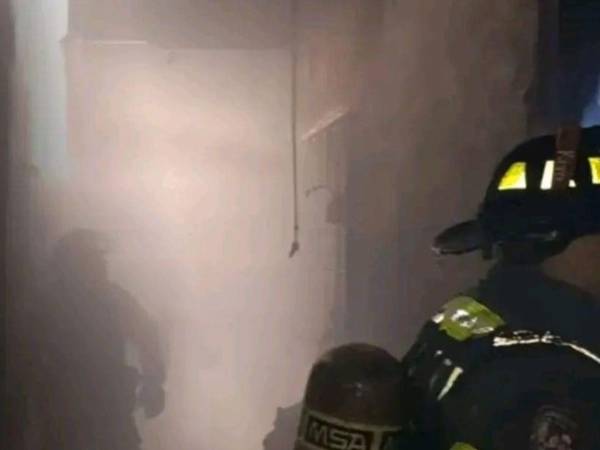 La víctima fue identificada como Reina Isabel, quien se encontraba en uno de los dormitorios del recinto cuando se produjo el incendio.
