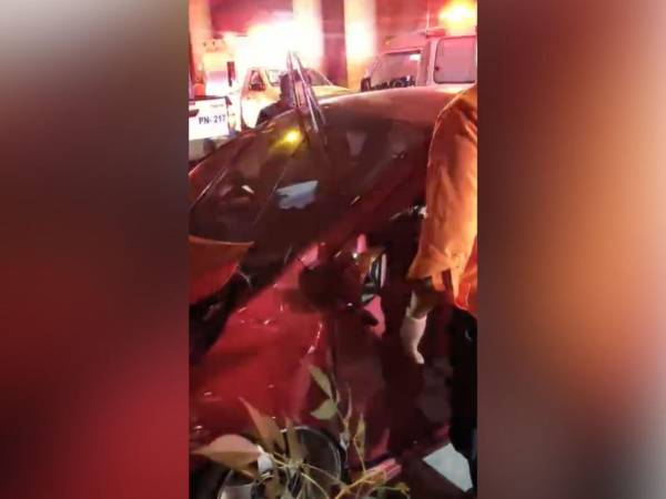 Una mujer perdió la vida en un fatal accidente en la entrada de la Residencial Honduras.
