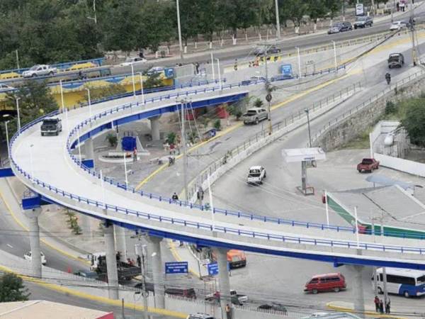 El accidente ocurrió en el acceso al puente Ricardo Álvarez, en el carril de acceso desde la parte sur de la ciudad.