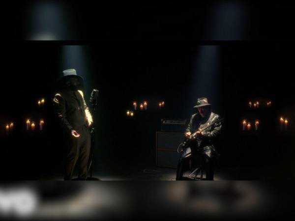 La colaboración refleja la versatilidad de Carín León, quien incorpora ritmos como el rock y R&amp;B al regional mexicano.