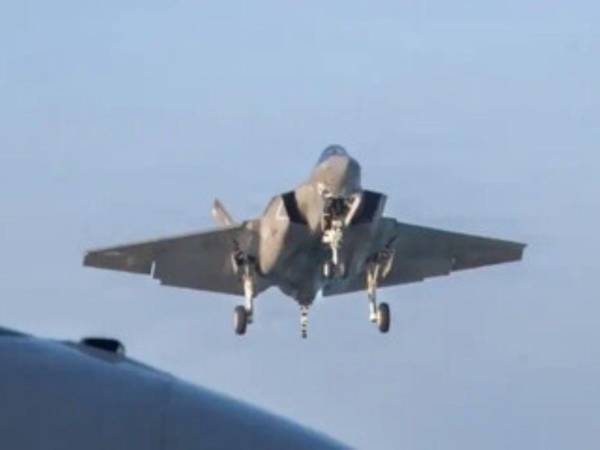 Los otros tres ocurrieron en un incidente de fuego amigo en Kuwait al inicio de las hostilidades, pero los tripulantes pudieron ser rescatados.