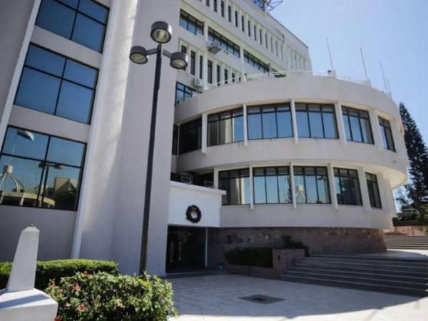 Desde la Cancillería de la República hicieron el llamado a los hondureños residentes en medio oriente, a resguardarse en los refugios habilitados.