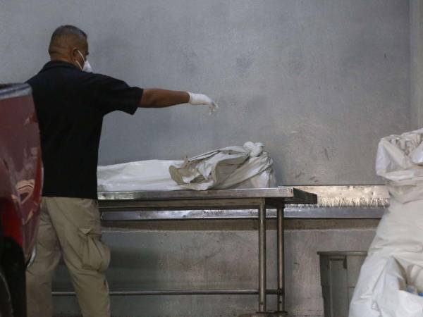 El crimen de las hermanas Maryuri Waleska y Leticia Mabel López Maldonado mantiene consternada a la comunidad de Las Tablas, Catacamas. Sus familiares exigieron a las autoridades indagar el crimen.